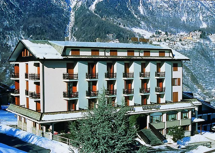 Kennedy Hotel 3*